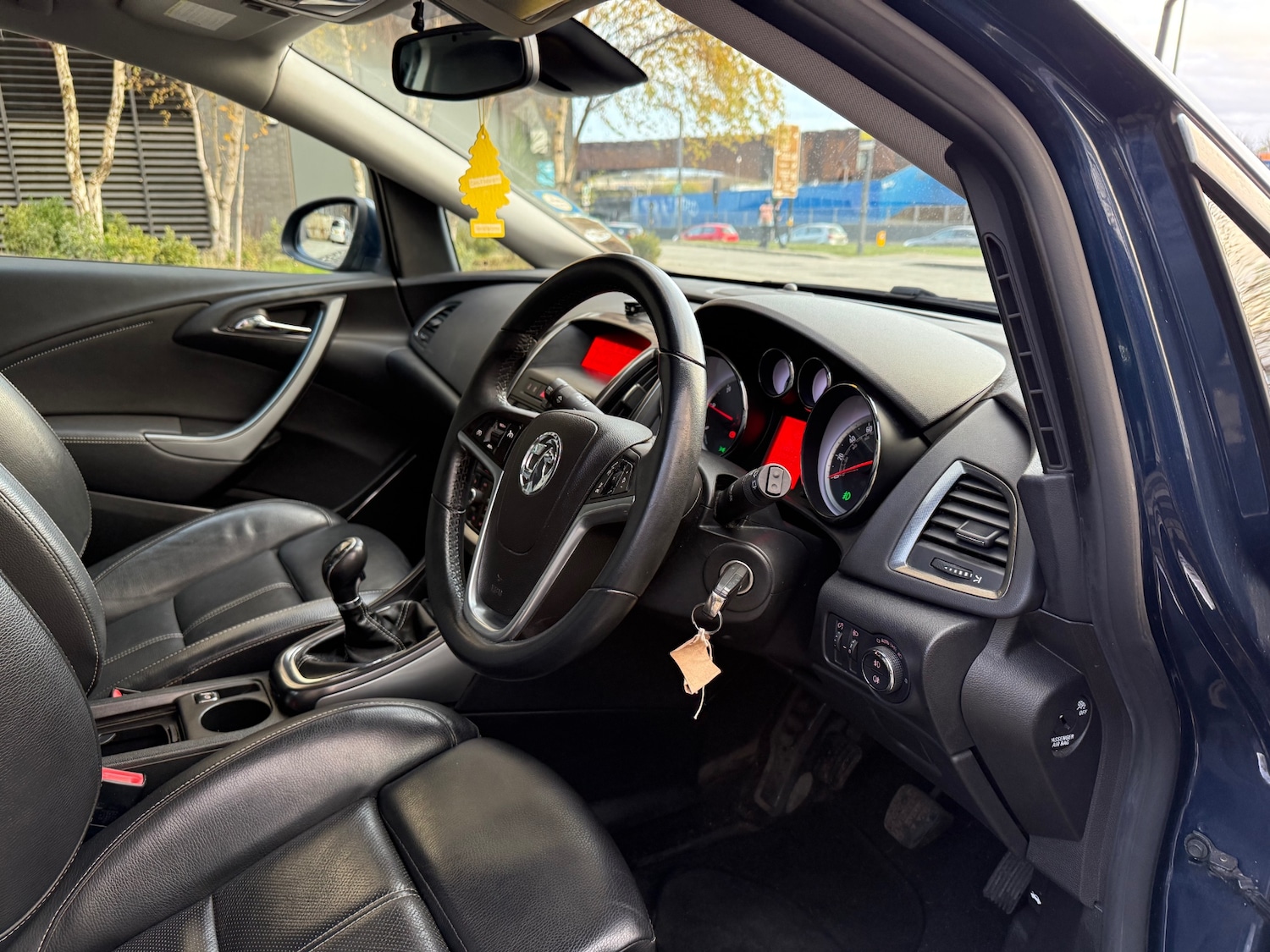 Used Vauxhall Astra 2011 for sale - 76736901: Photo 8