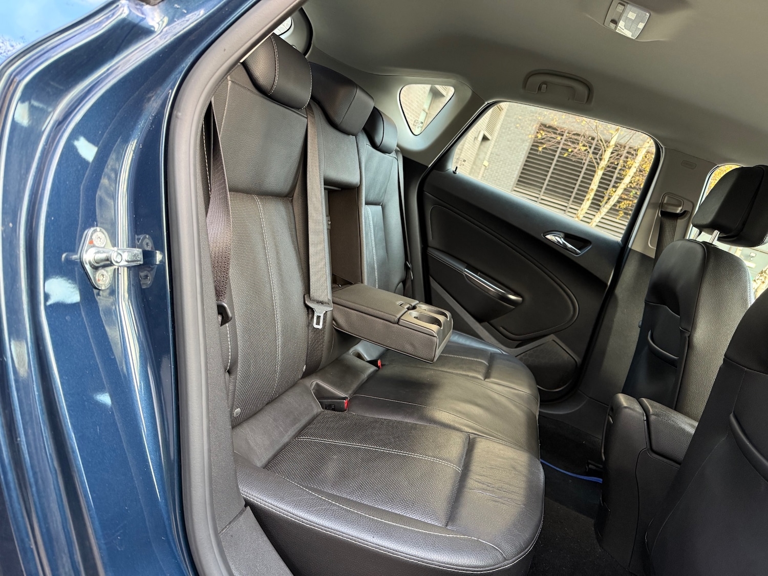 Used Vauxhall Astra 2011 for sale - 76736901: Photo 9