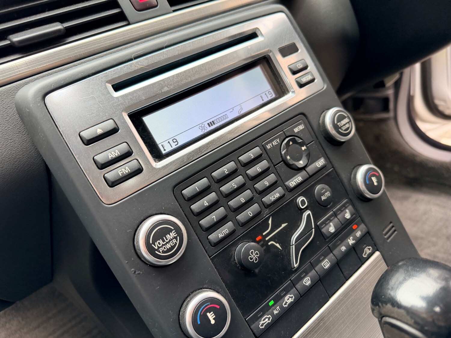 Used Volvo V70 2007 for sale - 77694699: Photo 14