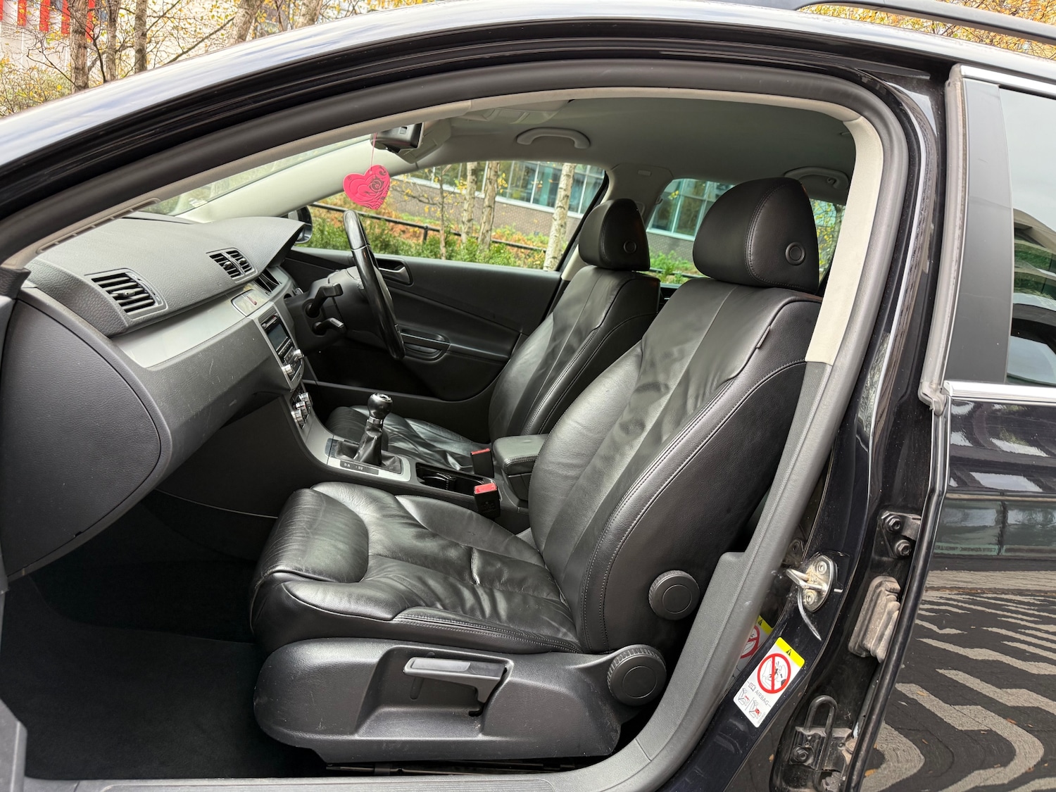 Used Volkswagen Passat 2010 for sale - 76591614: Photo 11