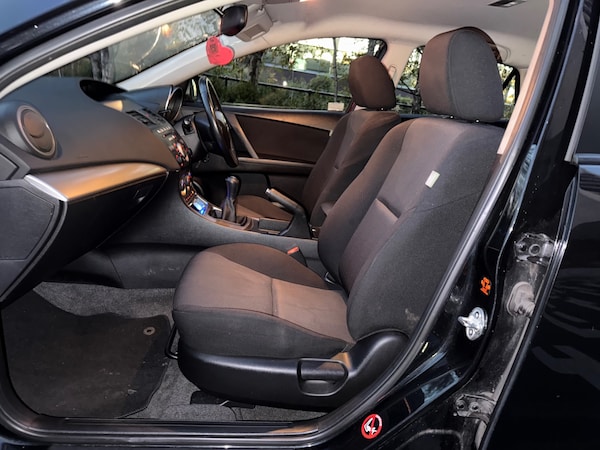 Used Mazda Mazda3 2010 for sale - 76209158: Photo 11