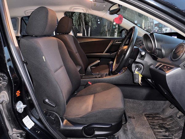 Used Mazda Mazda3 2010 for sale - 76209158: Photo 8