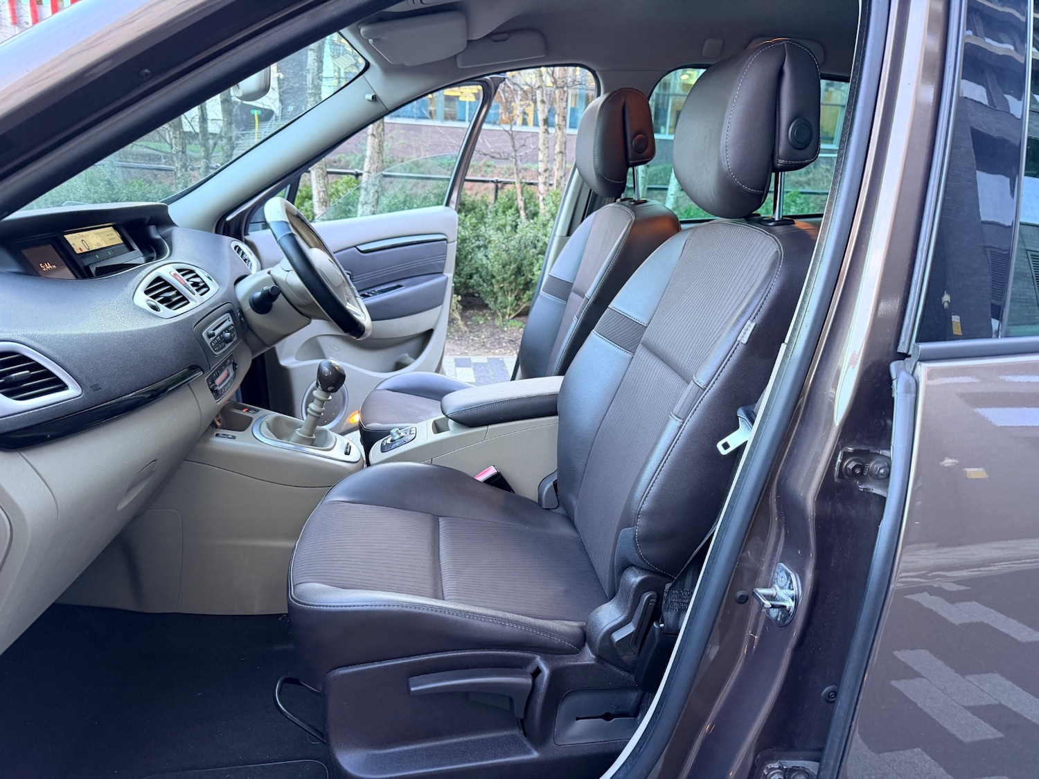 Used Renault Grand Scenic 2010 for sale - 77980821: Photo 12