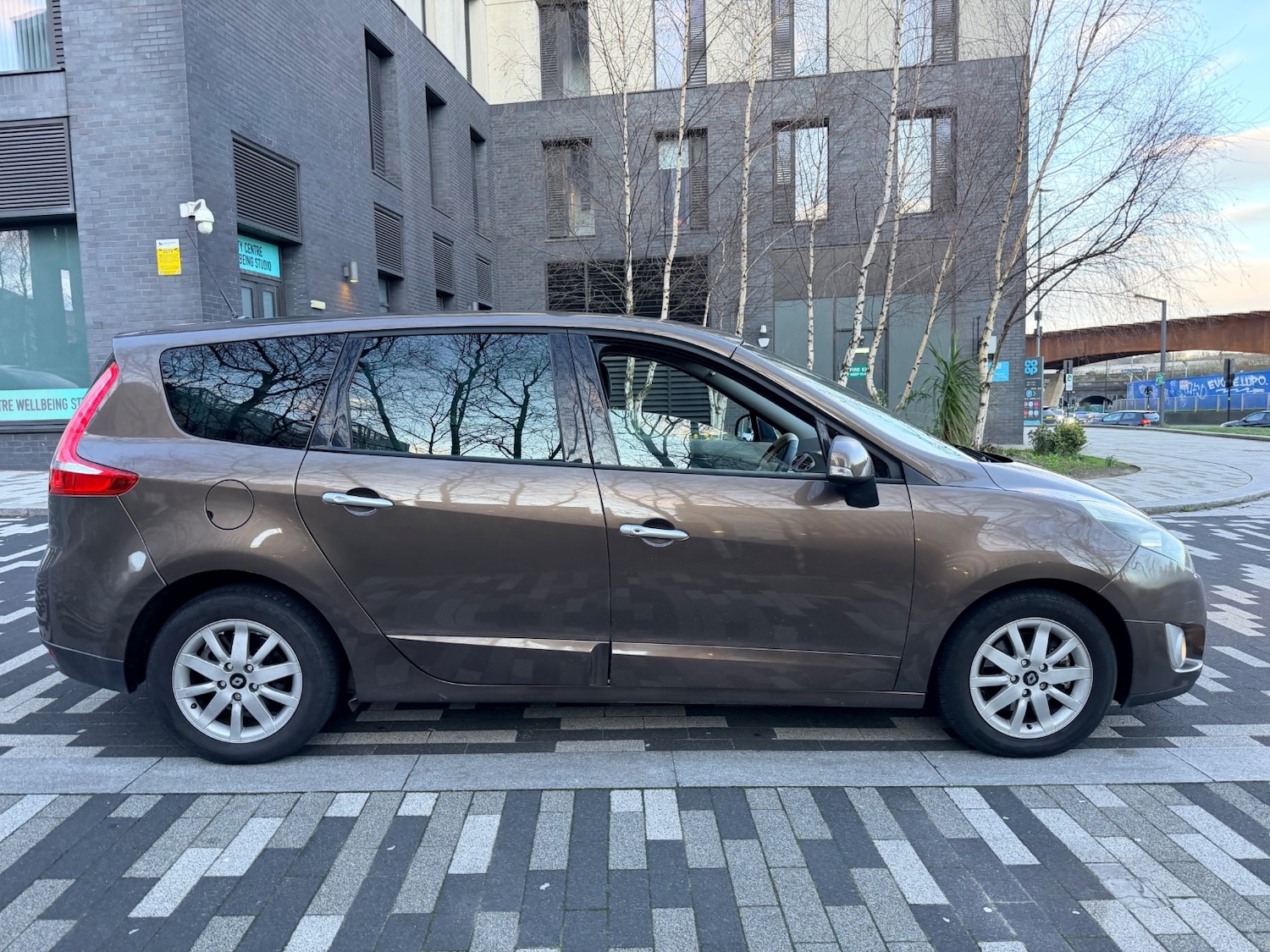 Used Renault Grand Scenic 2010 for sale - 77980821: Photo 3