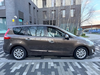 Used Renault Grand Scenic 2010 for sale - 77980821: Photo