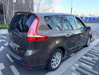 Used Renault Grand Scenic 2010 for sale - 77980821: Photo