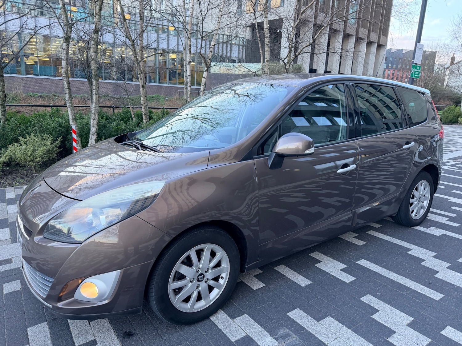 Used Renault Grand Scenic 2010 for sale - 77980821: Photo 8