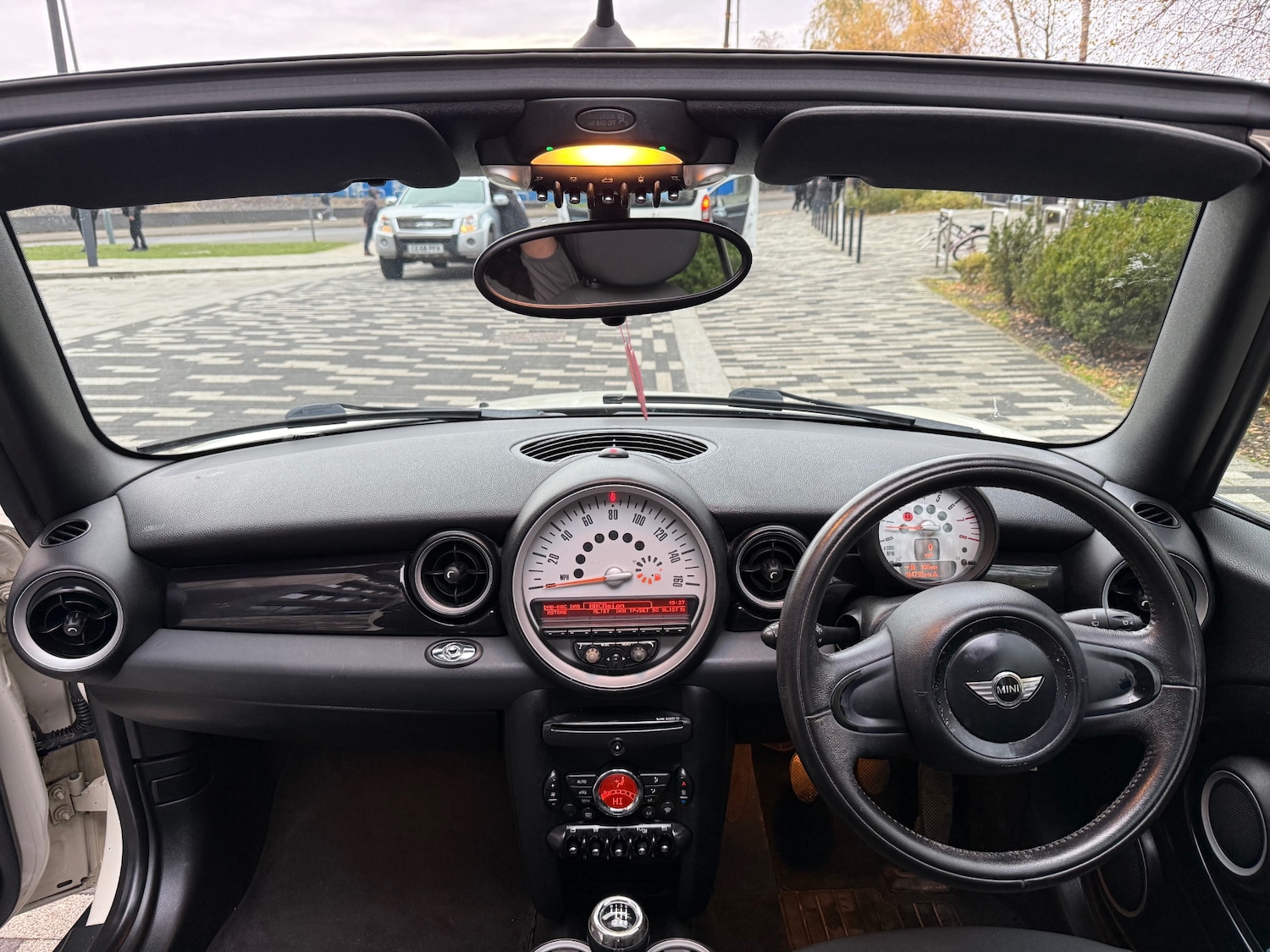 Used MINI Convertible 2010 for sale - 76709220: Photo 13