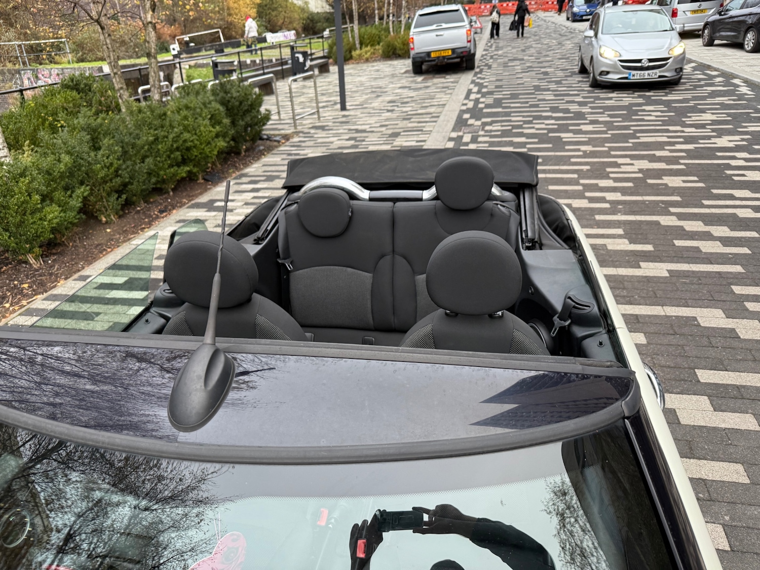 Used MINI Convertible 2010 for sale - 76709220: Photo 20