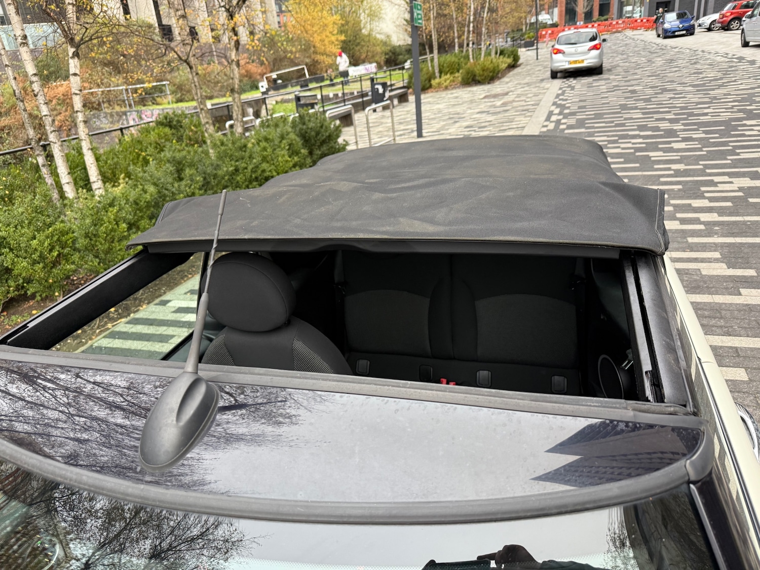 Used MINI Convertible 2010 for sale - 76709220: Photo 21