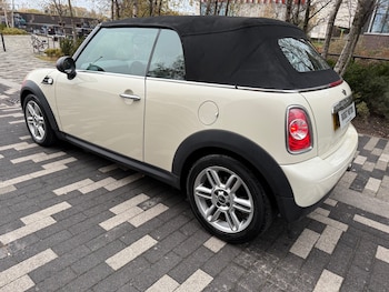 Used MINI Convertible 2010 for sale - 76709220: Photo