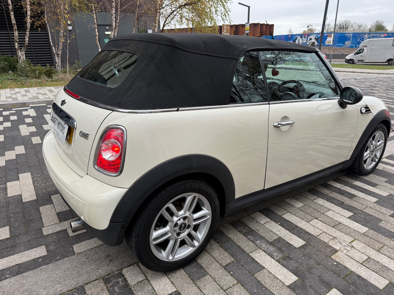 Used MINI Convertible 2010 for sale - 76709220: Photo 5