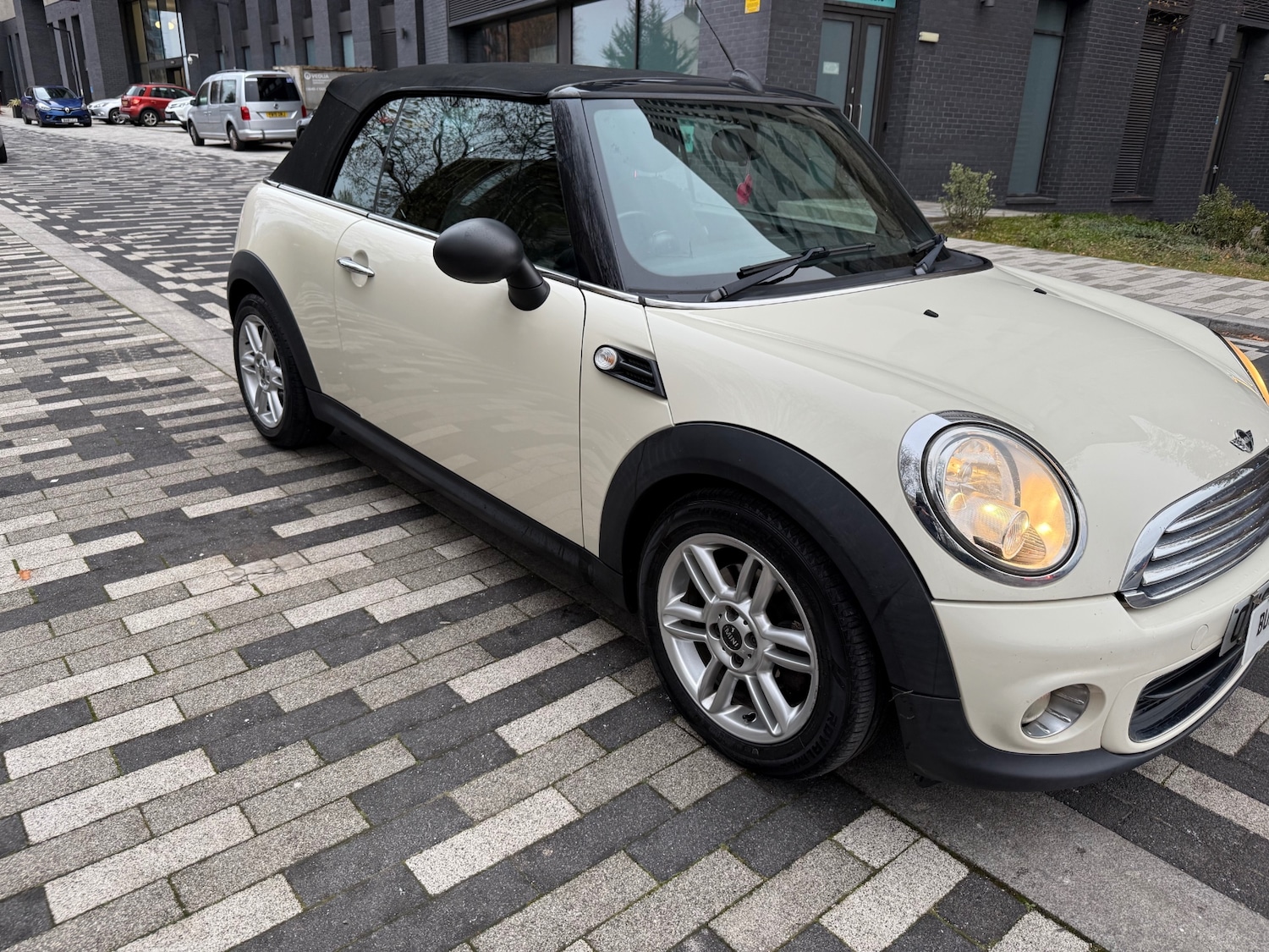 Used MINI Convertible 2010 for sale - 76709220: Photo 6