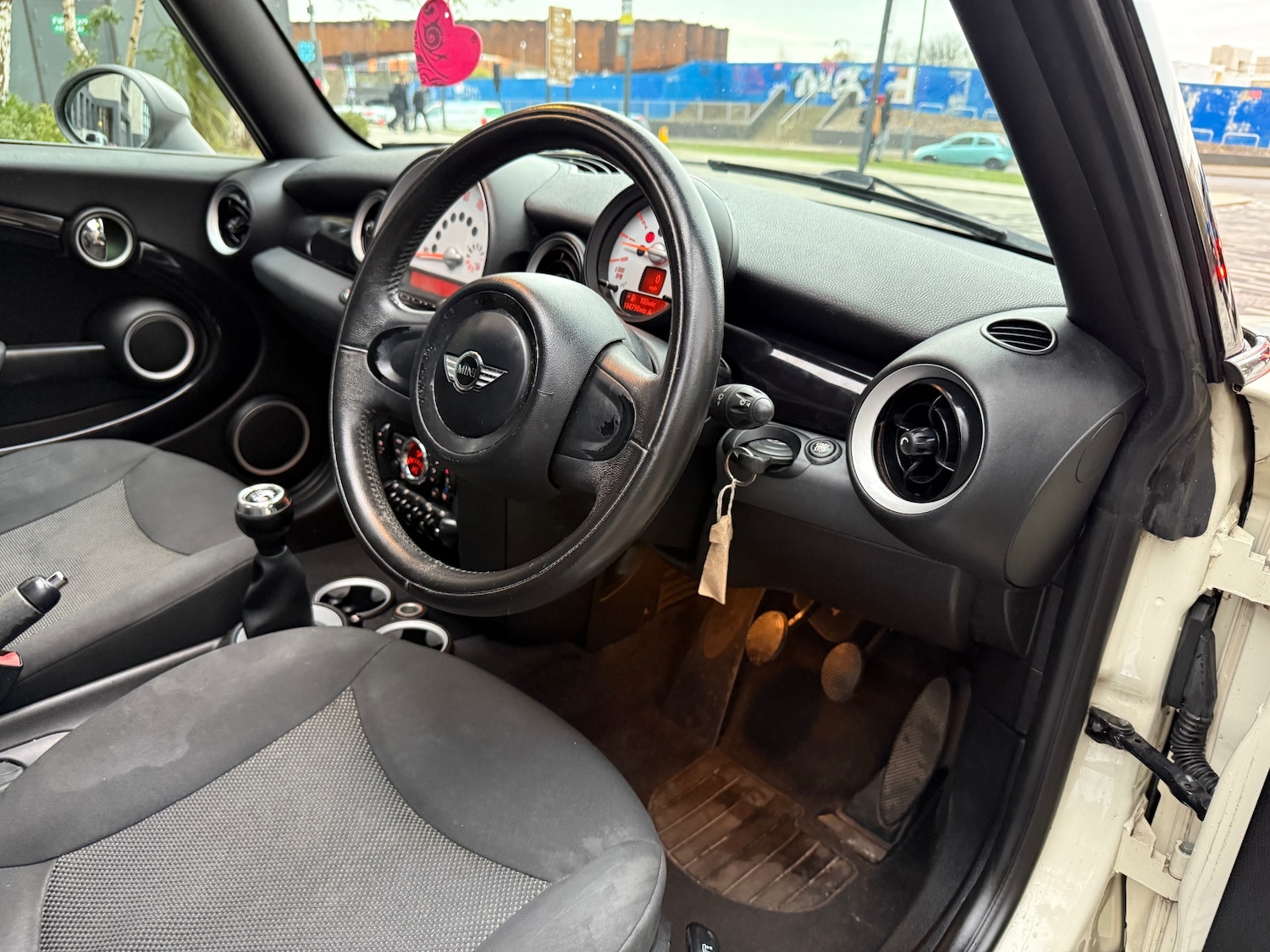 Used MINI Convertible 2010 for sale - 76709220: Photo 8