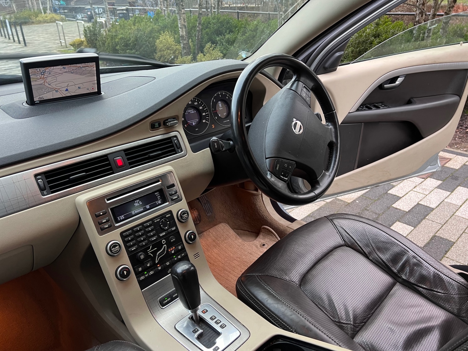 Used Volvo XC70 2007 for sale - 76975410: Photo 14