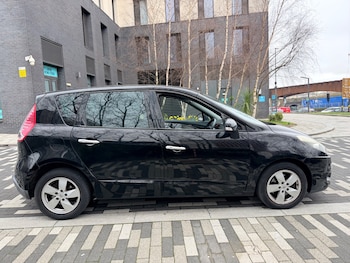 Used Renault Scenic 2011 for sale - 77783007: Photo