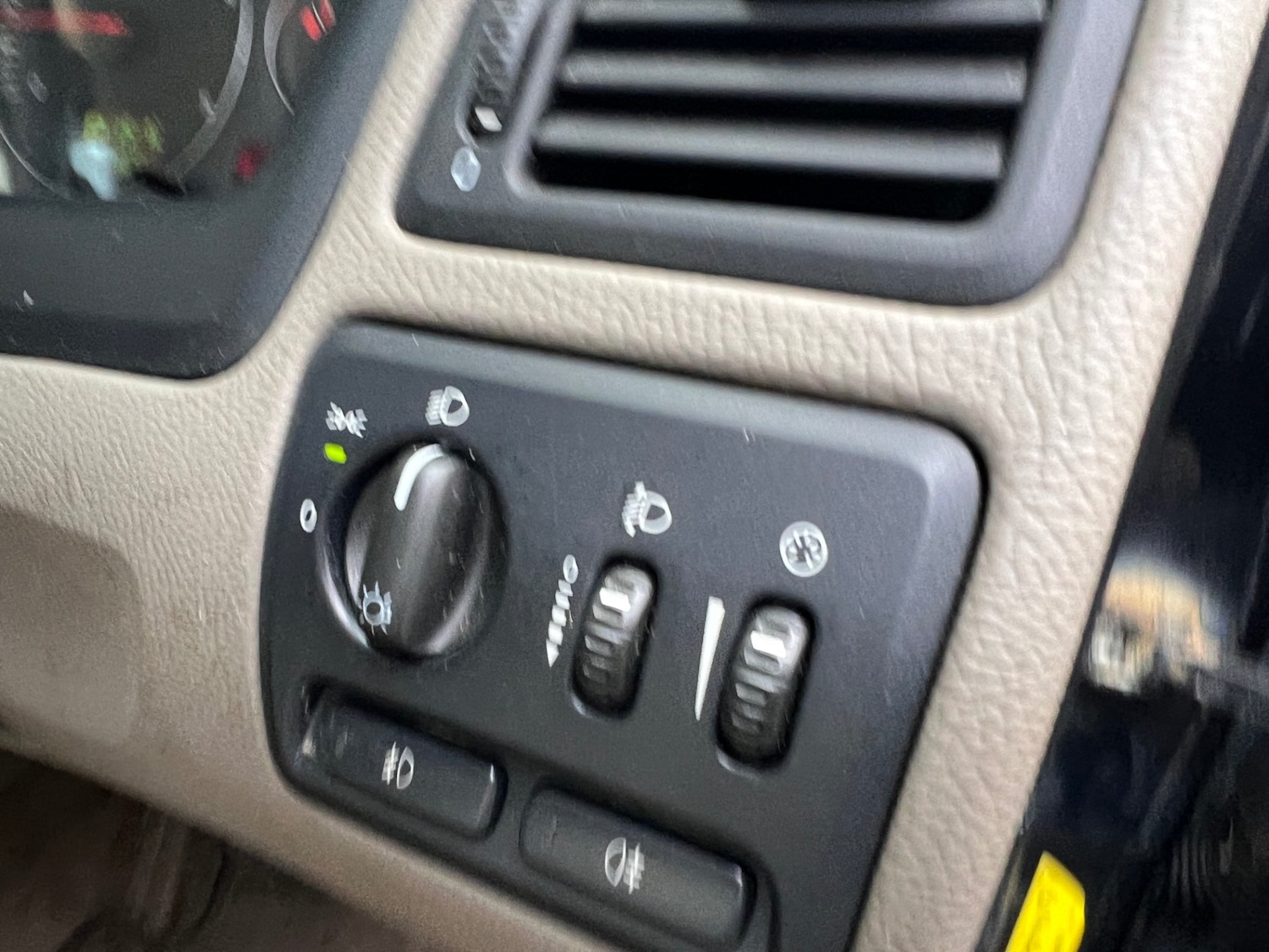 Used Volvo V70 2007 for sale - 77563620: Photo 16