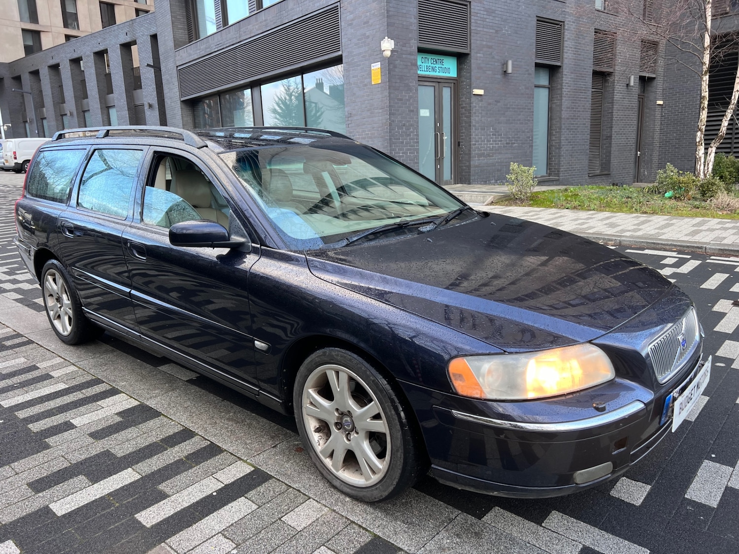 Used Volvo V70 2007 for sale - 77563620: Photo 2