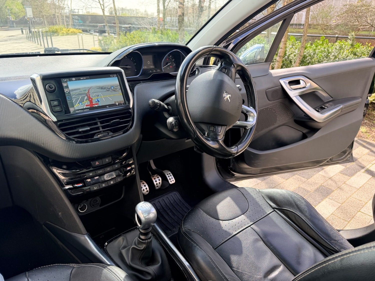 Used Peugeot 2008 2015 for sale - 78087307: Photo 16