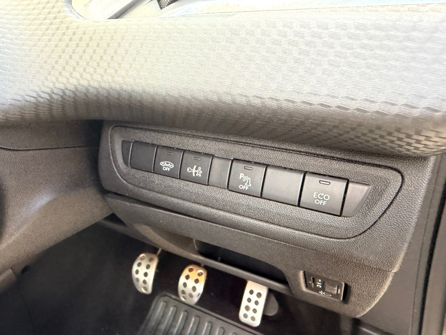 Used Peugeot 2008 2015 for sale - 78087307: Photo 20