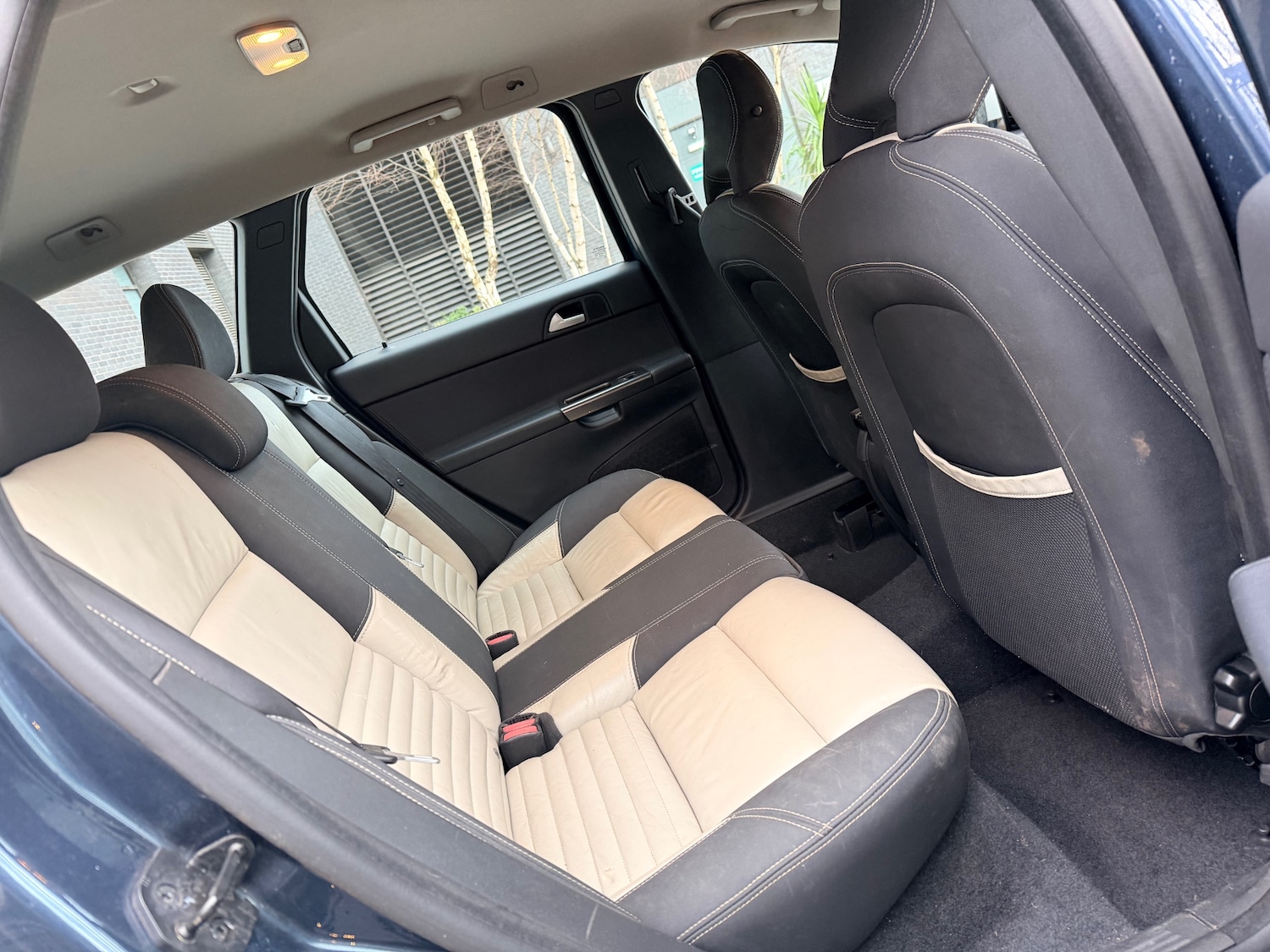 Used Volvo V50 2011 for sale - 77202144: Photo 10