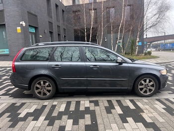 Used Volvo V50 2010 for sale - 77030056: Photo