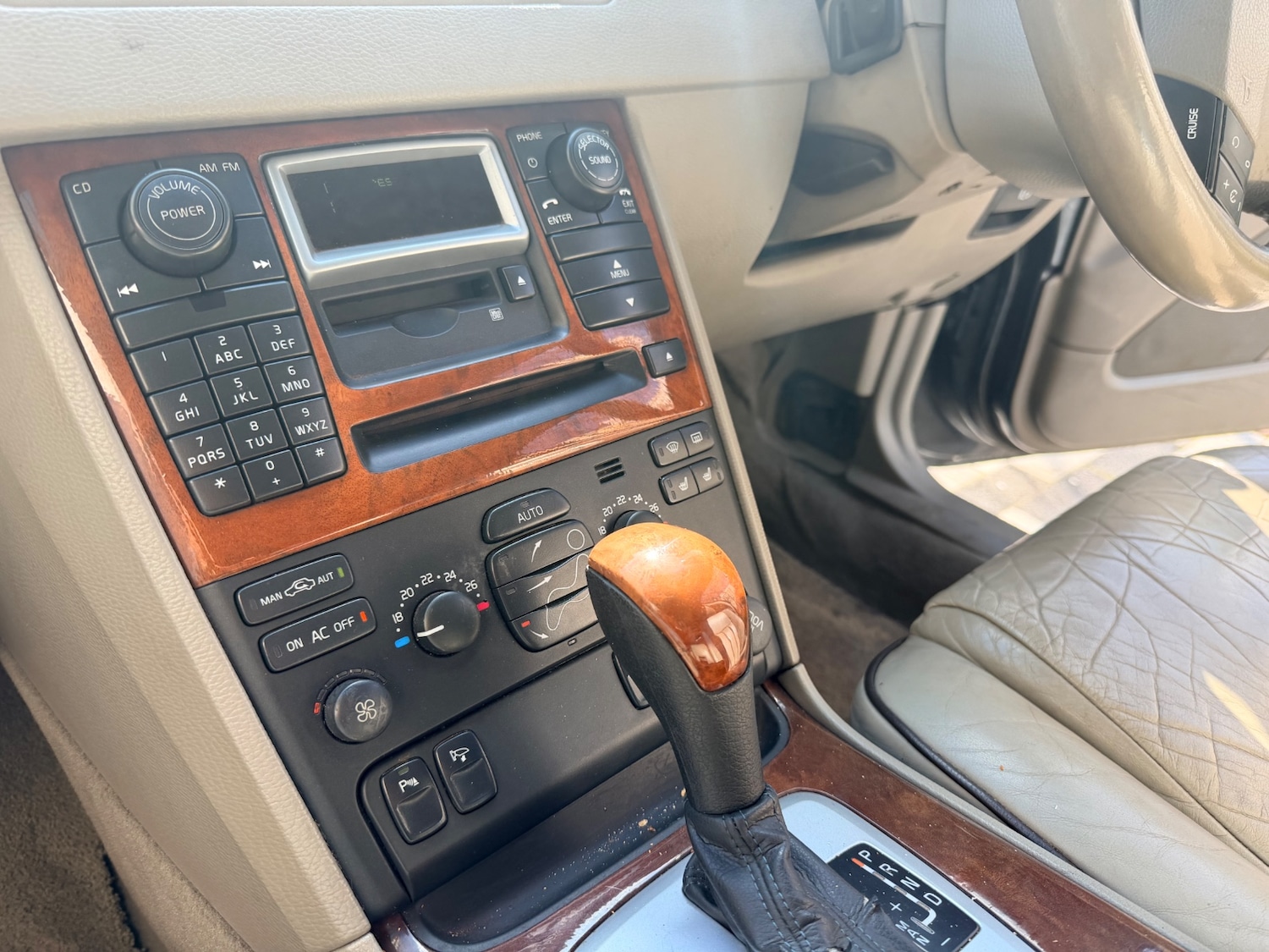 Used Volvo XC90 2004 for sale - 78087301: Photo 16