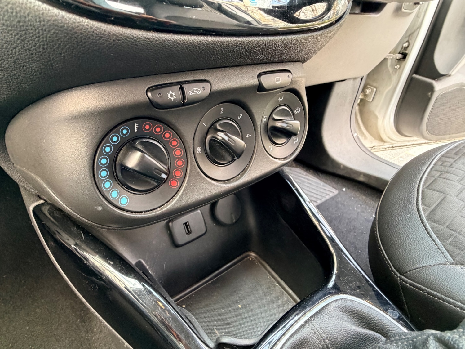 Used Vauxhall Corsa 2016 for sale - 78073718: Photo 14