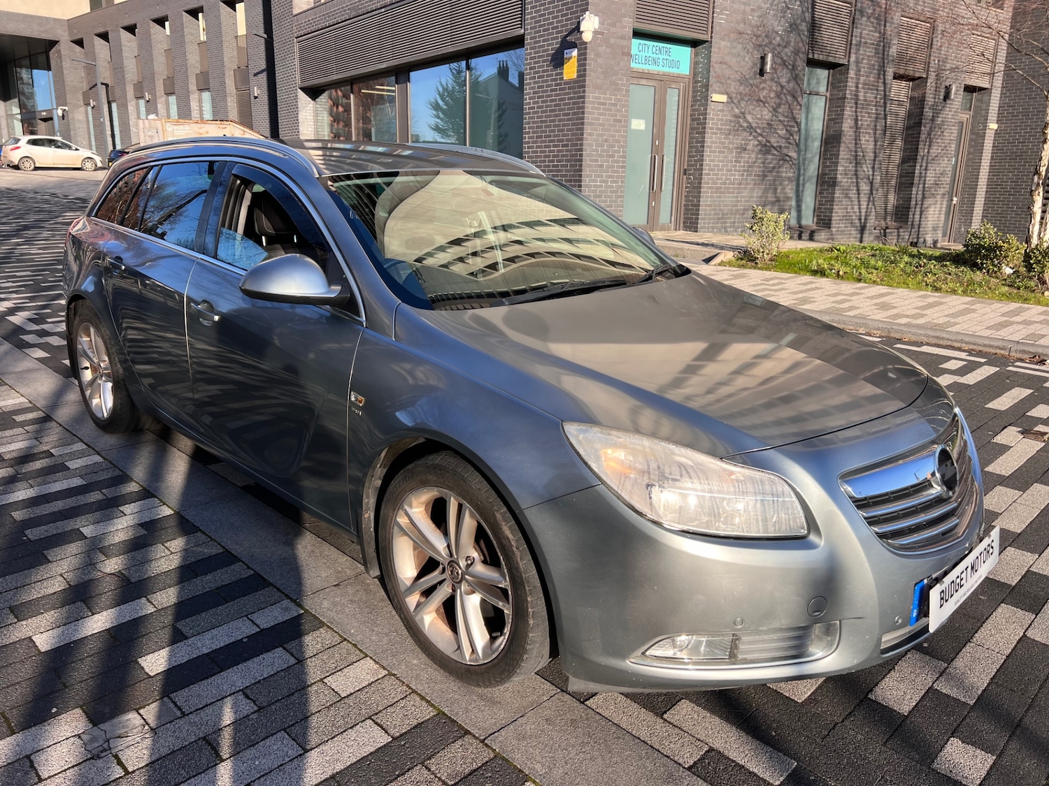 Used Vauxhall Insignia 2012 for sale - 77078101: Photo 2