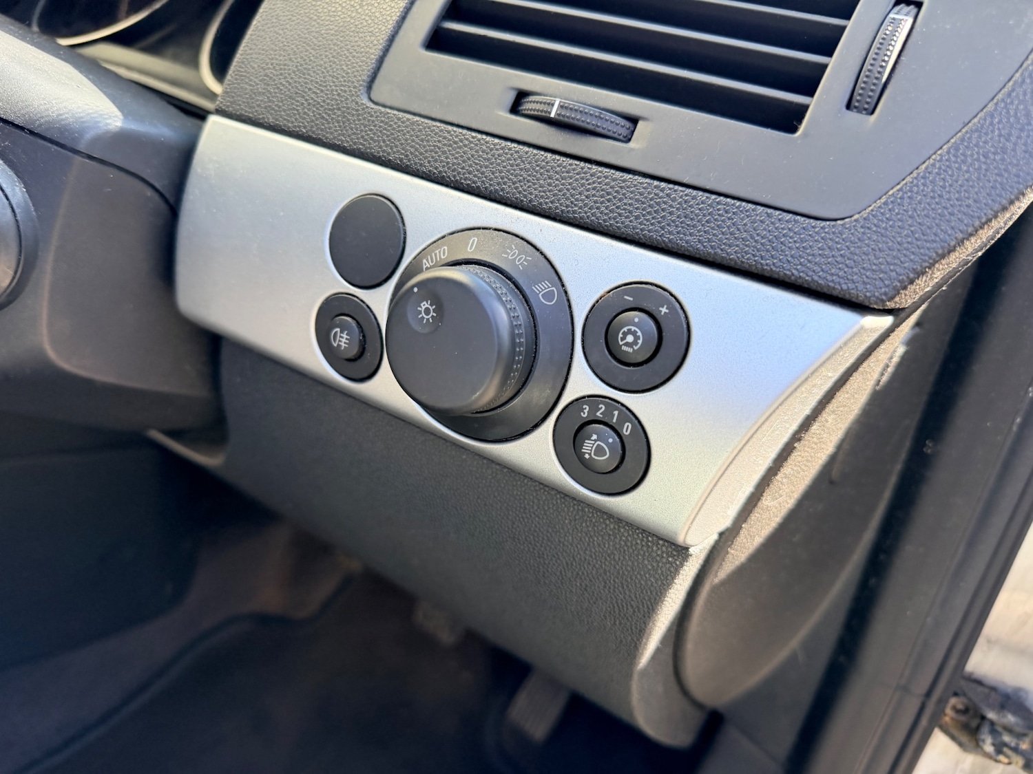 Used Vauxhall Astra 2010 for sale - 77938535: Photo 15