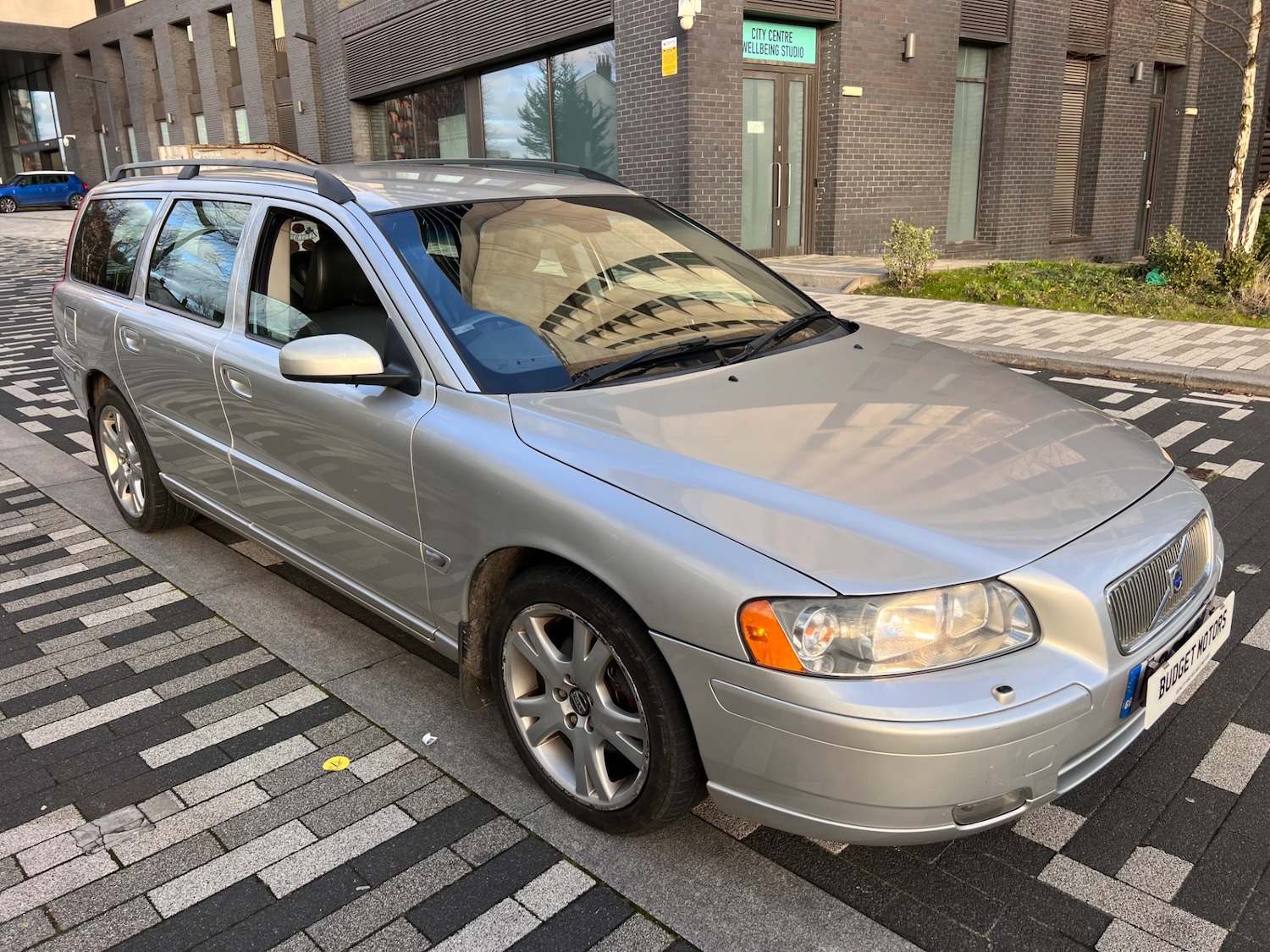 Used Volvo V70 2005 for sale - 77049354: Photo 2