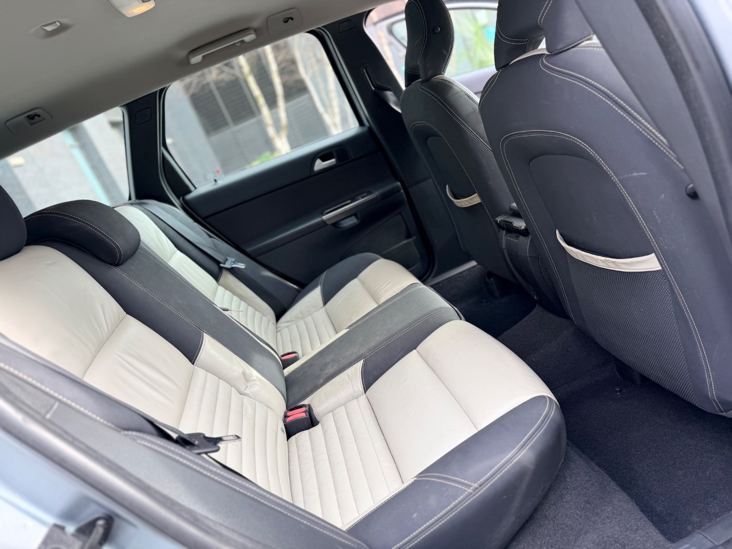 Used Volvo V50 2012 for sale - 77599535: Photo 10