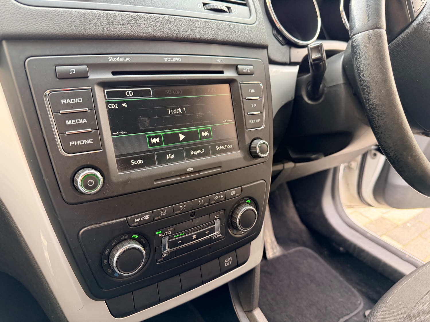 Used Skoda Yeti 2011 for sale - 77564573: Photo 14