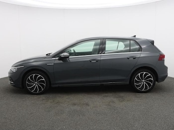 Used Volkswagen Golf 2023 for sale - 78186398: Photo