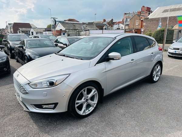 Used Ford Focus 2017 for sale - 76177325: Photo 5