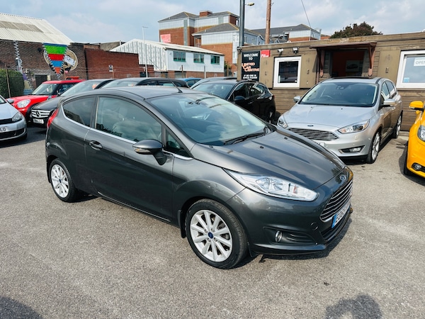 Used Ford Fiesta 2015 for sale - 76177328: Photo 4