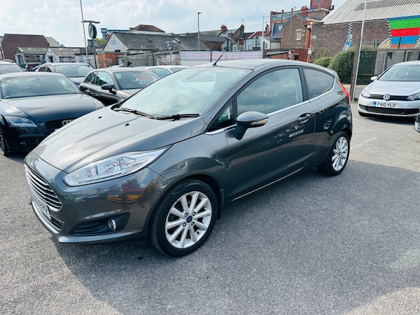 Used Ford Fiesta 2015 for sale - 76177328: Photo 5