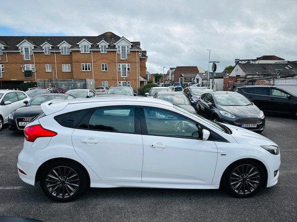 Used Ford Focus 2017 for sale - 76027031: Photo 13