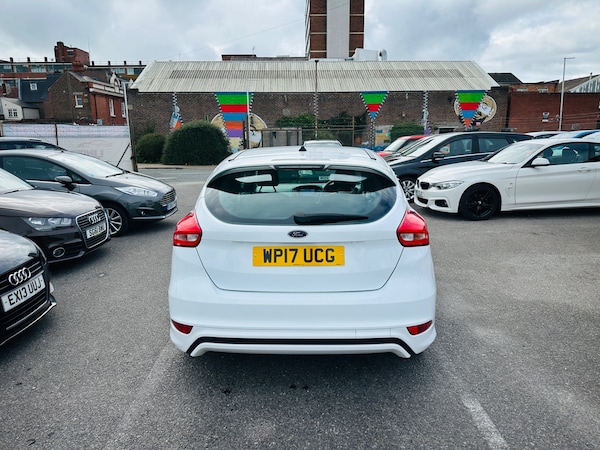 Used Ford Focus 2017 for sale - 76027031: Photo 8