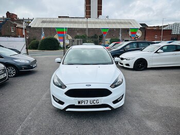 Used Ford Focus 2017 for sale - 76177580: Photo 2