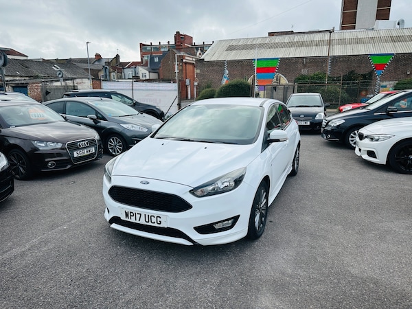 Used Ford Focus 2017 for sale - 76177580: Photo 3