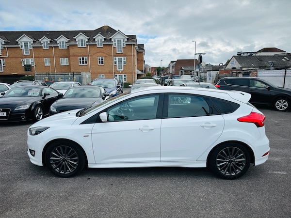Used Ford Focus 2017 for sale - 76177580: Photo 7