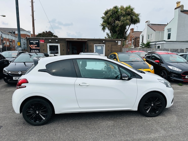 Used Peugeot 208 2017 for sale - 76177475: Photo 14