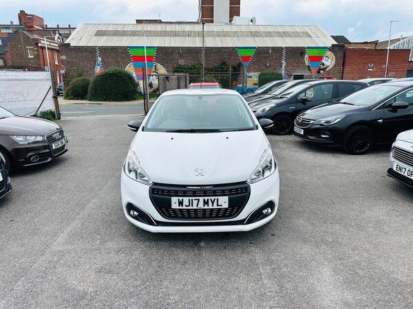 Used Peugeot 208 2017 for sale - 76177475: Photo 2