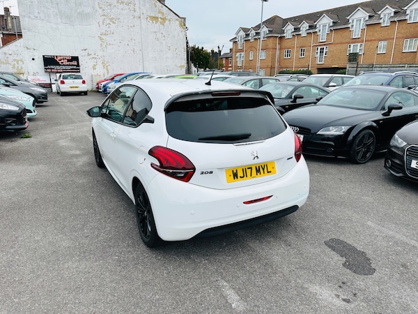 Used Peugeot 208 2017 for sale - 76177475: Photo 8