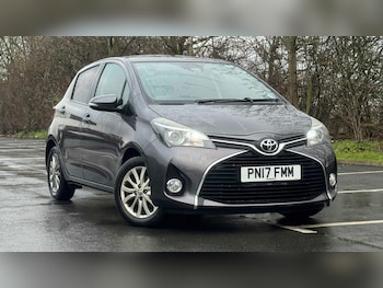 Used Toyota Yaris 2017 for sale - 77913832: Photo
