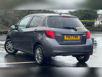 Used Toyota Yaris 2017 for sale - 77913832: Photo