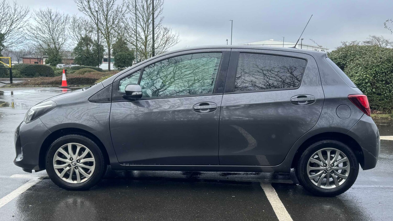 Used Toyota Yaris 2017 for sale - 77913832: Photo 6