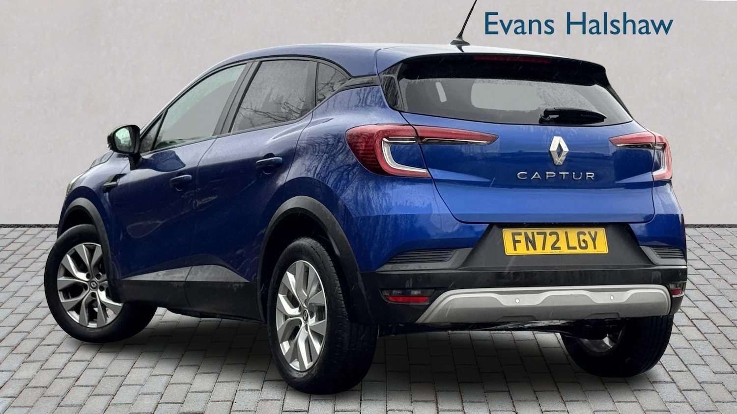 Used Renault Captur 2022 for sale - 77858584: Photo 2