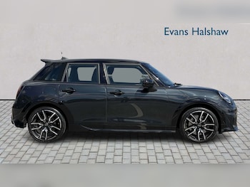 Used MINI Cooper 2024 for sale - 79390801: Photo